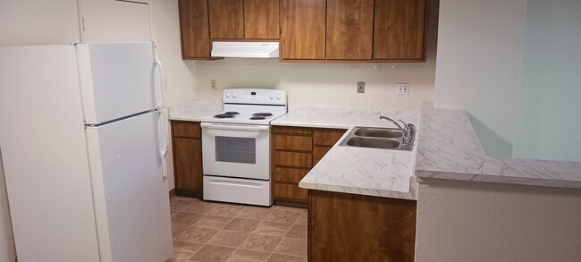 Building Photo - 220 Allouette Way