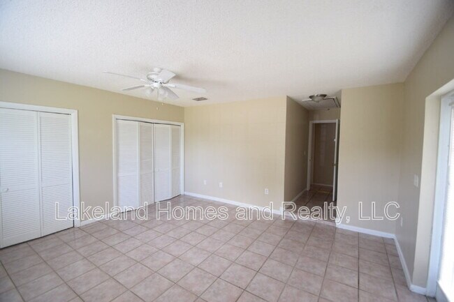 Building Photo - 1204 Honeytree Ln W