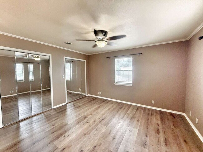 Building Photo - Tranquility Meets Flexibility — Canyon Lake Home with Wrap-Around Deck & Guest Suite