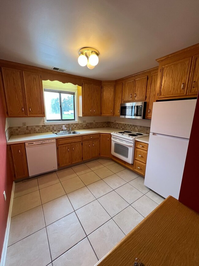 Building Photo - TWO Bedroom- East Penn School District