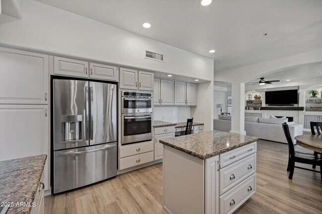 Building Photo - 13744 E Lupine Ave