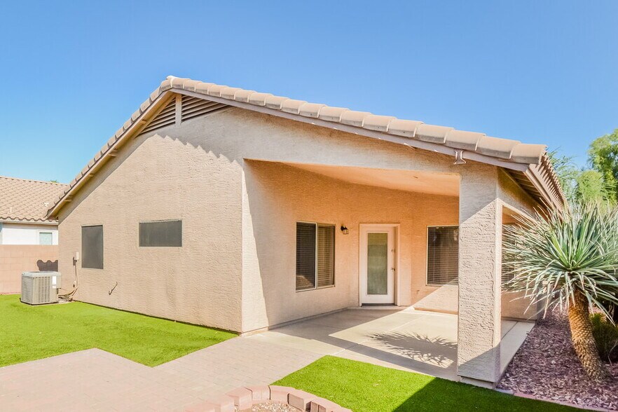 Building Photo - 15907 W Carmen Dr