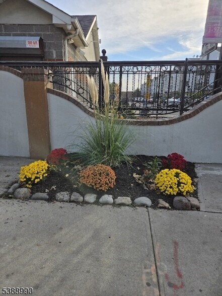 Building Photo - 89 Sumo Village Ct