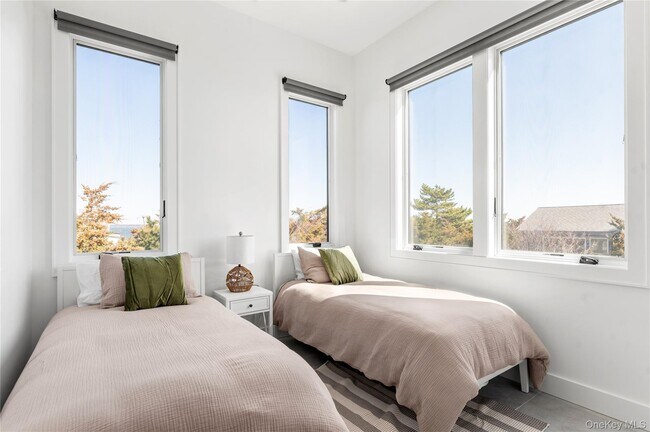 Building Photo - 44 Island Walk