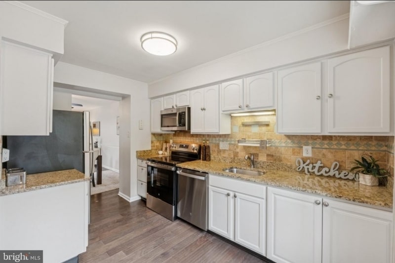 Building Photo - 13812 Tabiona Dr