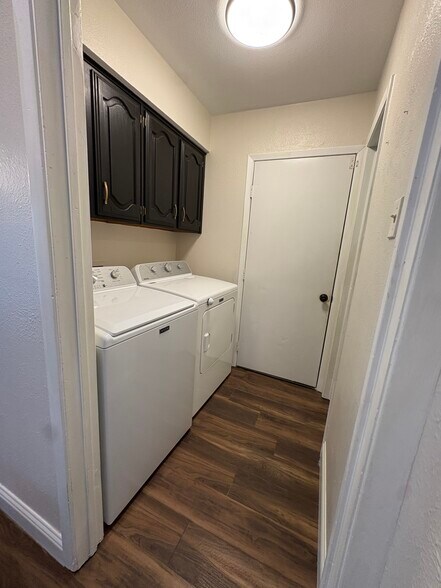 Building Photo - 1822 Juniper Ln