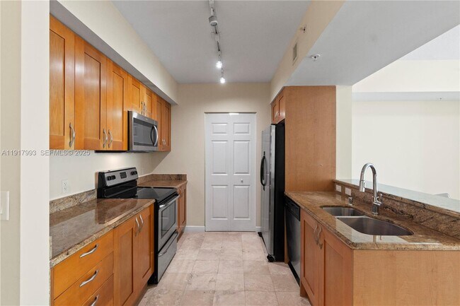 Building Photo - 1745 E Hallandale Beach Blvd