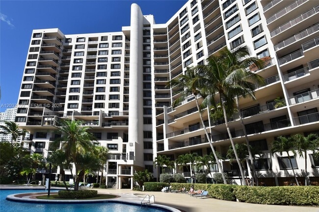 Building Photo - 540 Brickell Key Dr