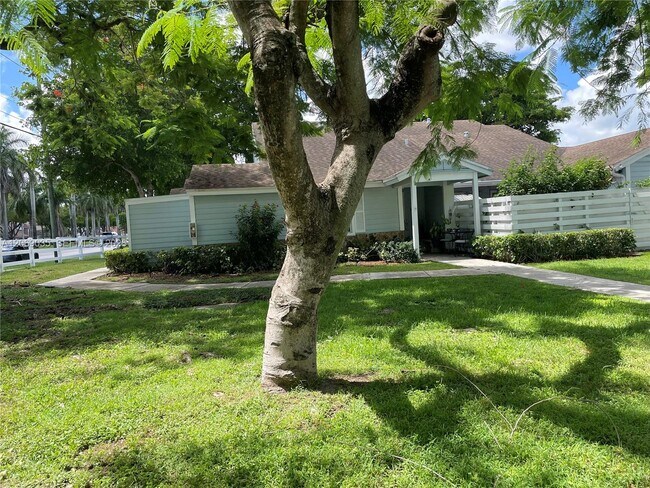 Building Photo - 13799 SW 147th Cir Ln