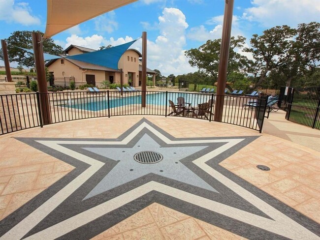 Building Photo - 208 Comet Pointe Dr