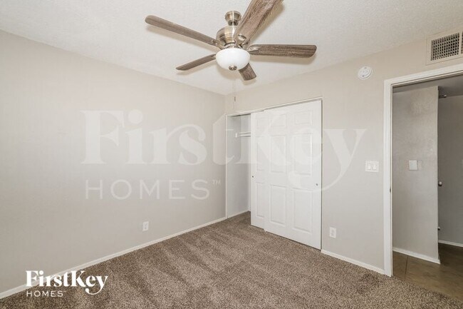 Building Photo - 3345 W Columbine Dr