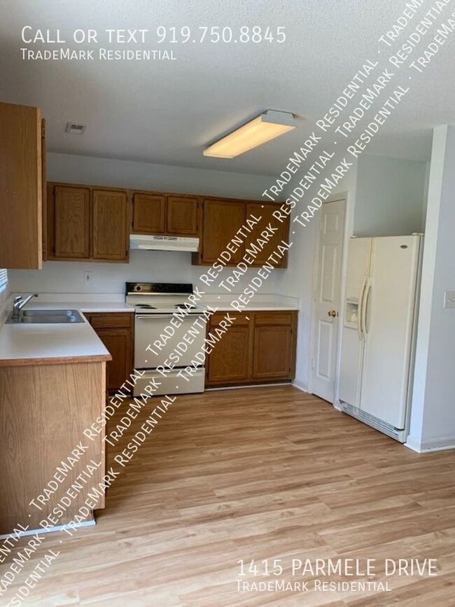 Building Photo - 3 Bedroom 2 Bath house Close to Hospital o...