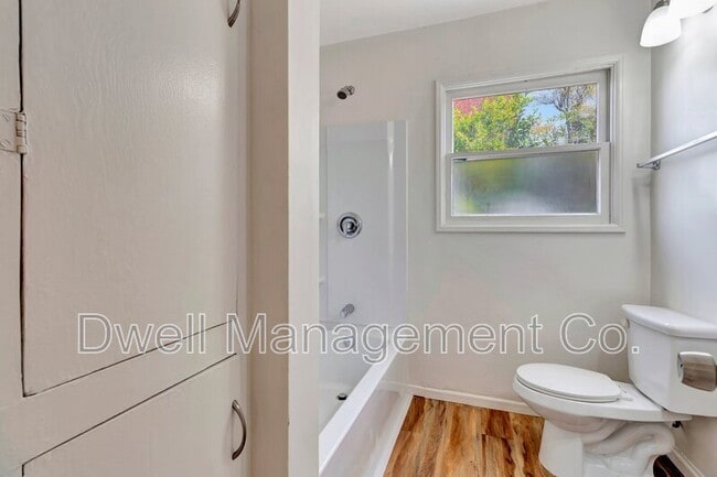Building Photo - 4661 Lee Ave