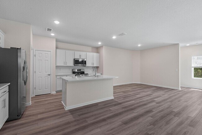 Building Photo - 46 Poplar Dr