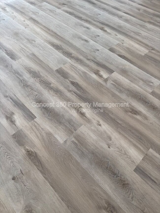 Building Photo - 3211 Park Ln