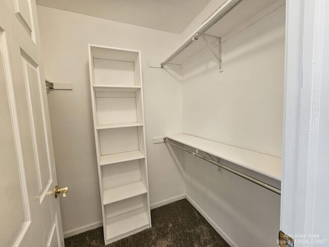 Building Photo - 1493 Silverbrook Ridge Dr