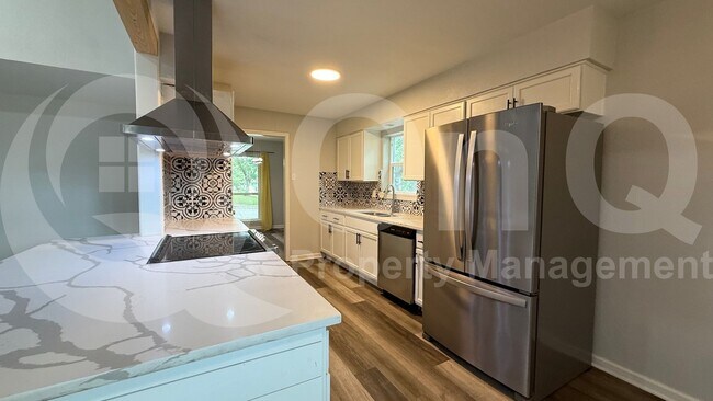 Building Photo - 306 Wildbriar Dr