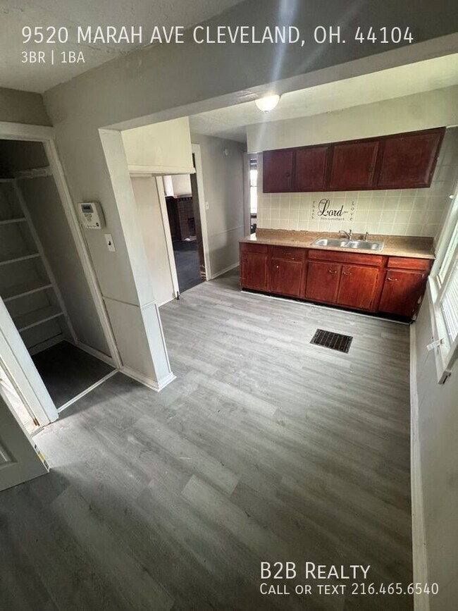 Building Photo - 9520 Marah Ave