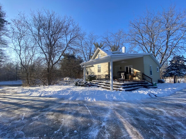 Building Photo - 5015 N Territorial Rd