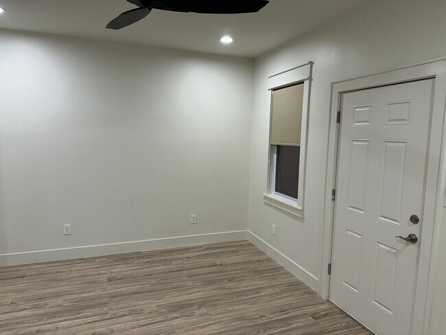 Building Photo - 1612 N Star Ave