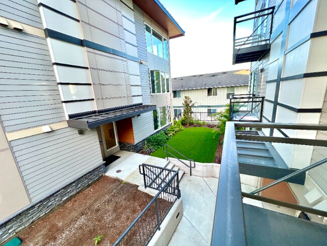 Building Photo - 1925 S I St