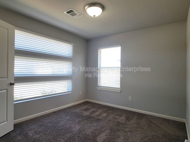 Building Photo - 18641 Cantar Dr