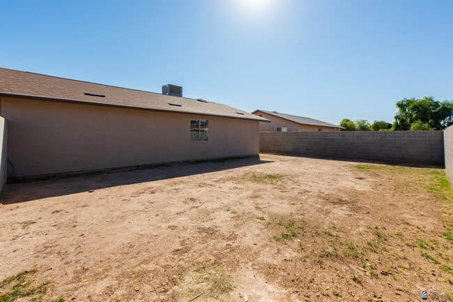 Building Photo - 4597 W 18th Pl