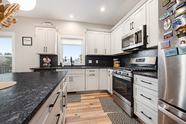 Building Photo - 3760 Jason Ridge Ln SW