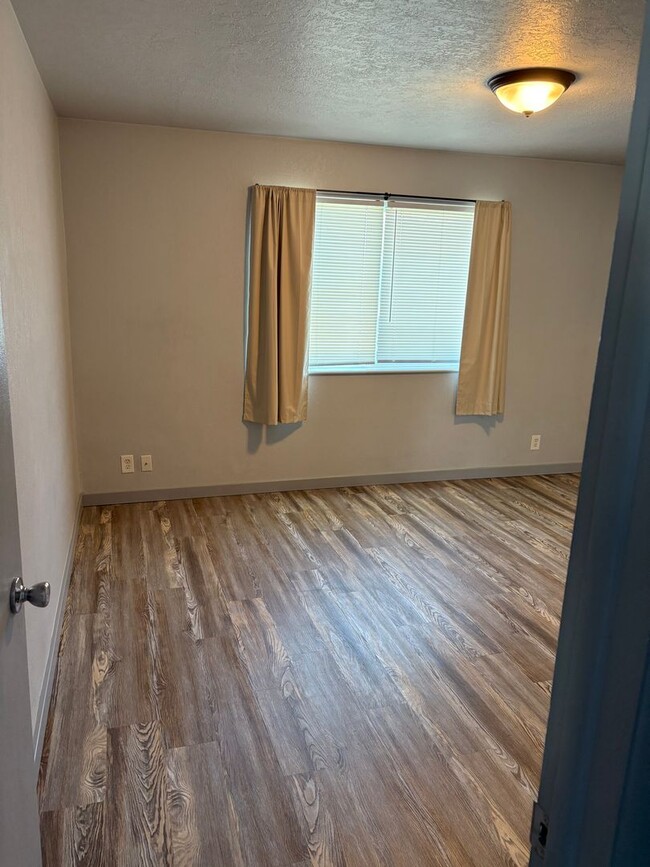 Building Photo - St. George Townhome with a Basement!