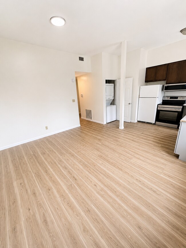 Building Photo - 4417 Strodtman Pl