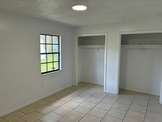 Building Photo - 2-Bedroom Duplex in North Lakeland