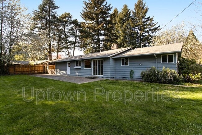 Building Photo - 9370 SW Killarney Ln