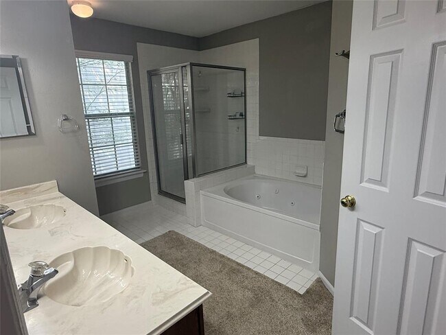 Building Photo - 3810 Babbling Creek Dr