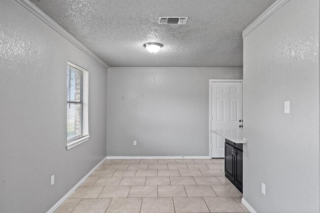 Building Photo - 580 Plaza Ct