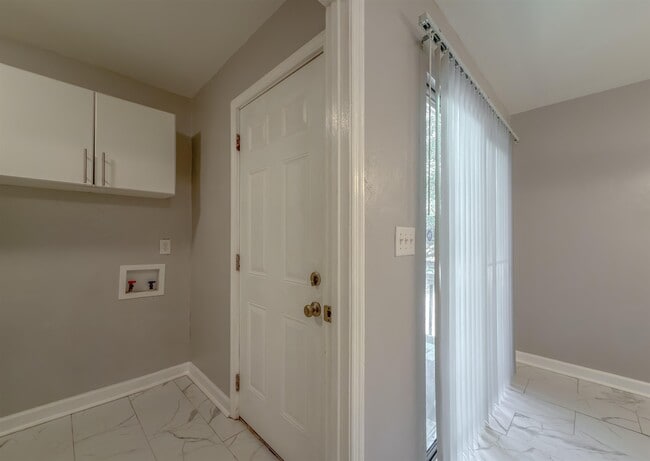 Building Photo - 520 Pasco Ct