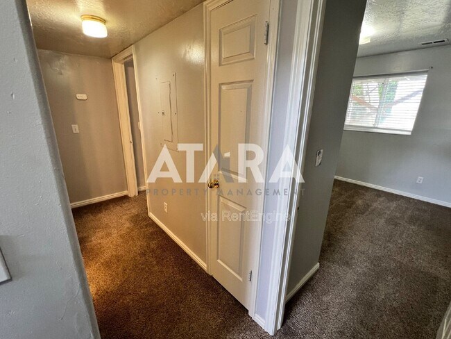 Building Photo - 334 Childs Ave