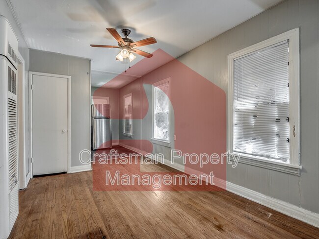 Building Photo - 2309 1/2 N Florida Ave