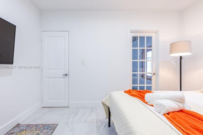 Building Photo - 1230 SW 22nd Terrace