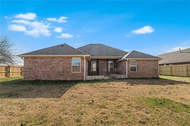 Building Photo - 102 Skinner St