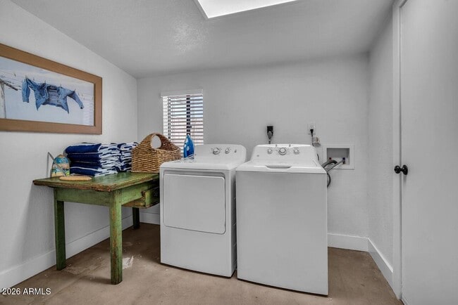 Building Photo - 1207 W 15th St