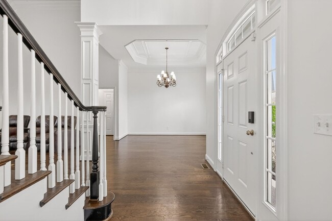 Building Photo - Beautiful 6BR Executive Brentwood Home with Pool