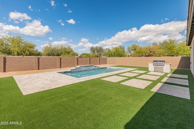 Building Photo - 4236 E Whisper Rock Trl