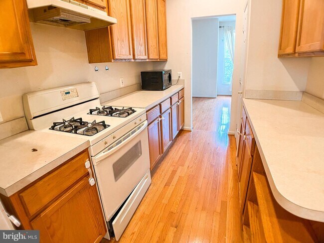 Building Photo - 6984 Cromarty Dr
