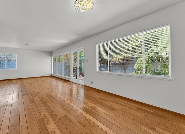 Building Photo - Sun-Filled Single-Story Home with Private Yard in Prime Walnut Creek Location