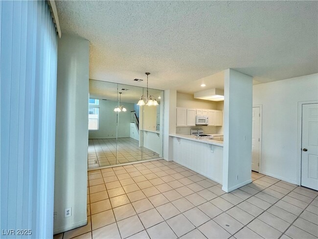 Building Photo - 3241 Symphony Dr
