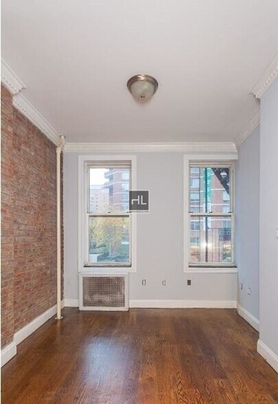 Building Photo - AMAZING 1 BR APARTMENT! WON’T LAST!! NO BR...