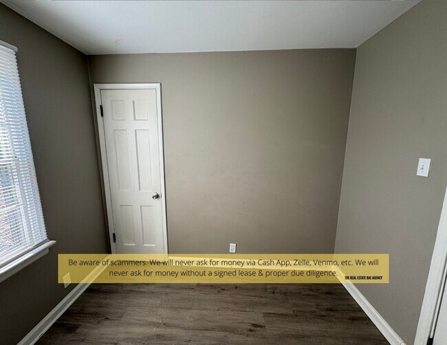 Building Photo - 10135 Cabot Dr