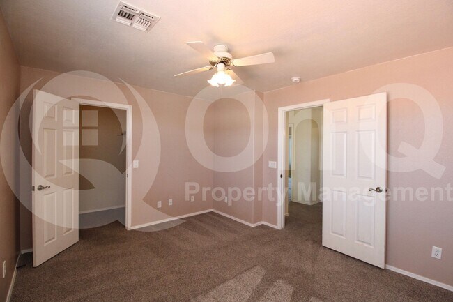 Building Photo - 3845 W Charlotte Dr