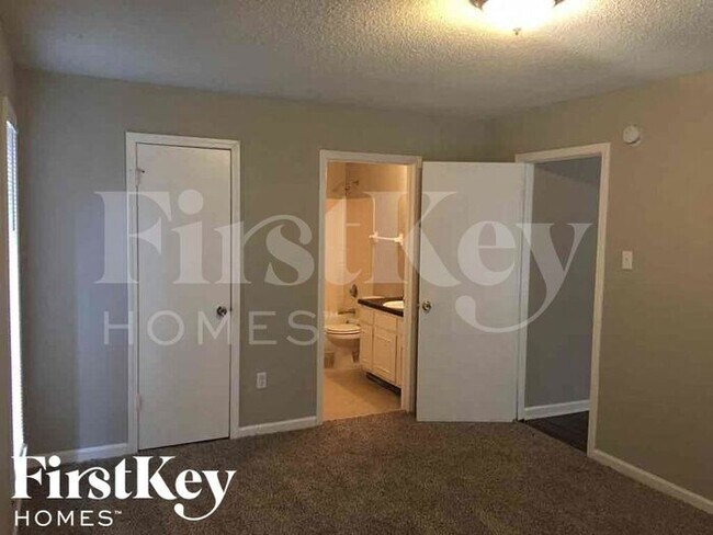 Building Photo - 6056 New Leaf Ln