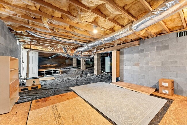 Building Photo - 307 Willow Brook Ln